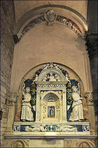 The tabernacle of the Santi Apostoli church
