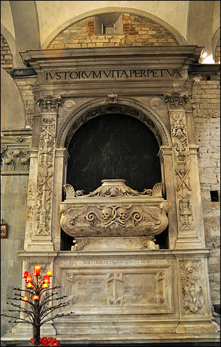 Tomb of Santi Apostoli Church