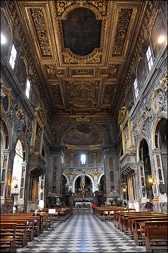 The nave of the church of Santissima Annunziata