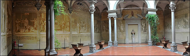 General view of the cloister of the Discalced