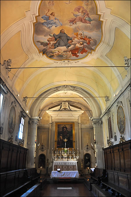 General view of the chapel of the Servites